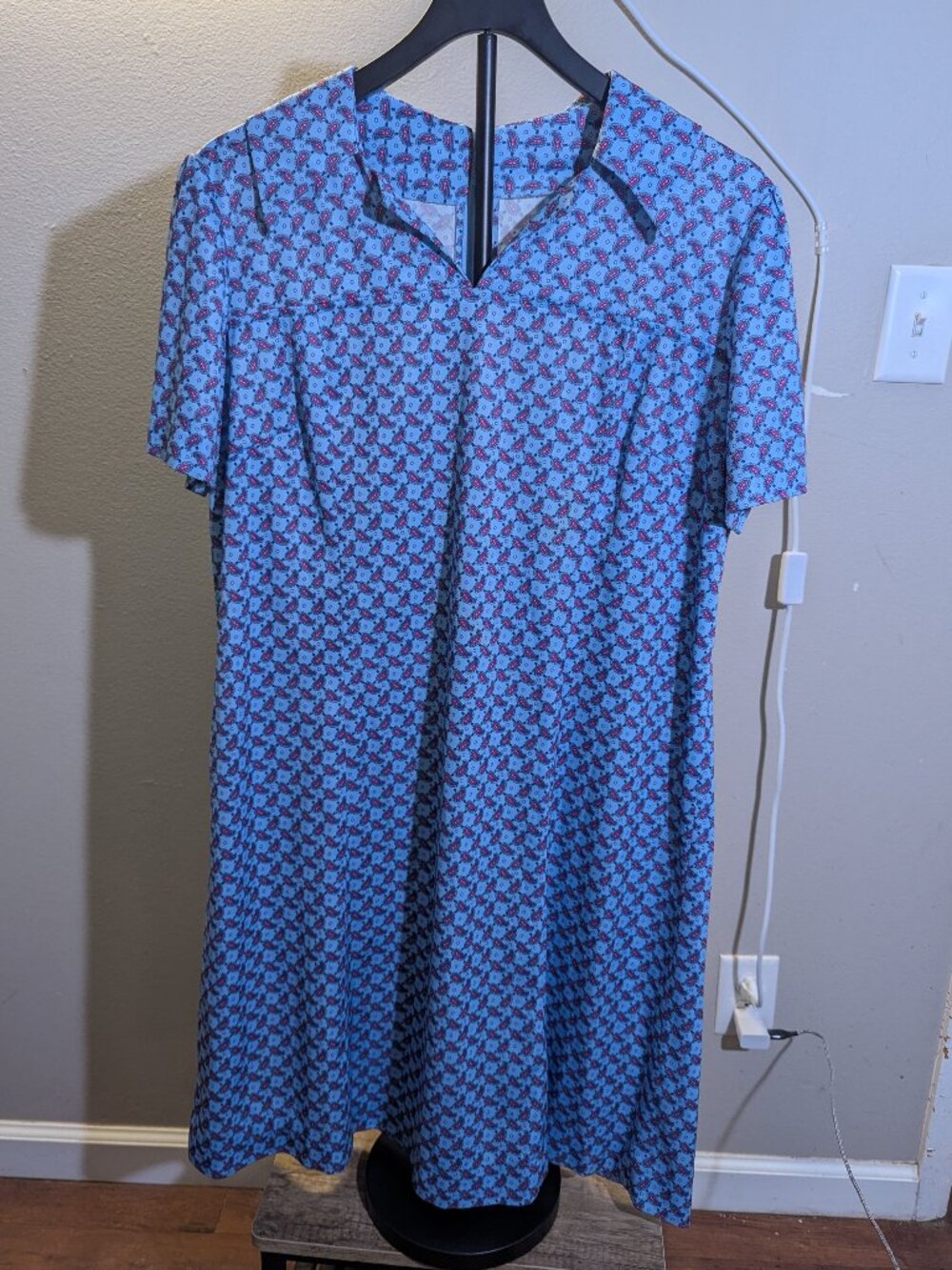 Vintage Handmade Blue & Red Paisley Collared V-Neck Short Sleeve Dress